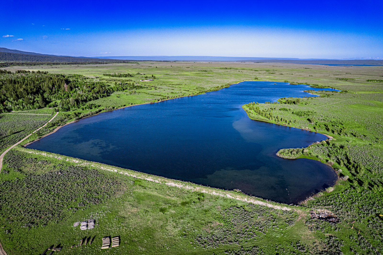 lake on land for sale in Idaho