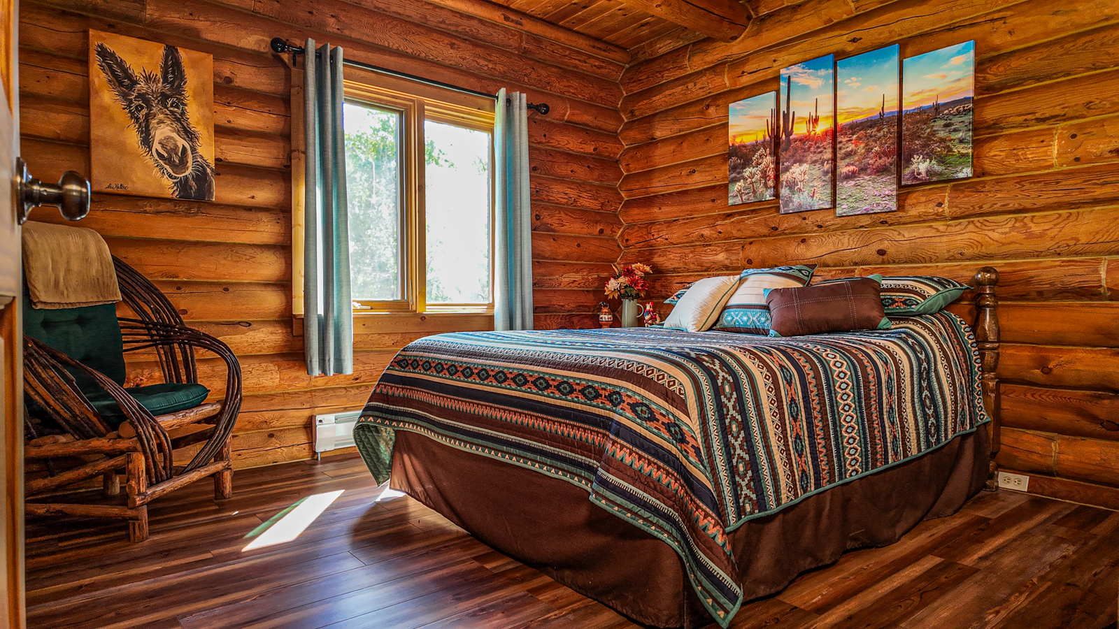 Nieslanik_Ranch_Cokeville_WY_bedroom
