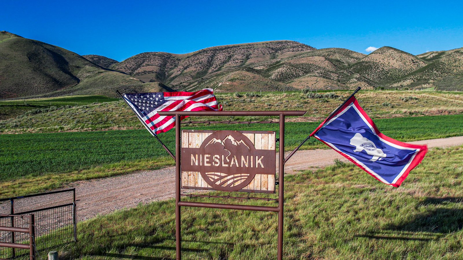 Nieslanik_Ranch_Cokeville_WY_entrance_sign
