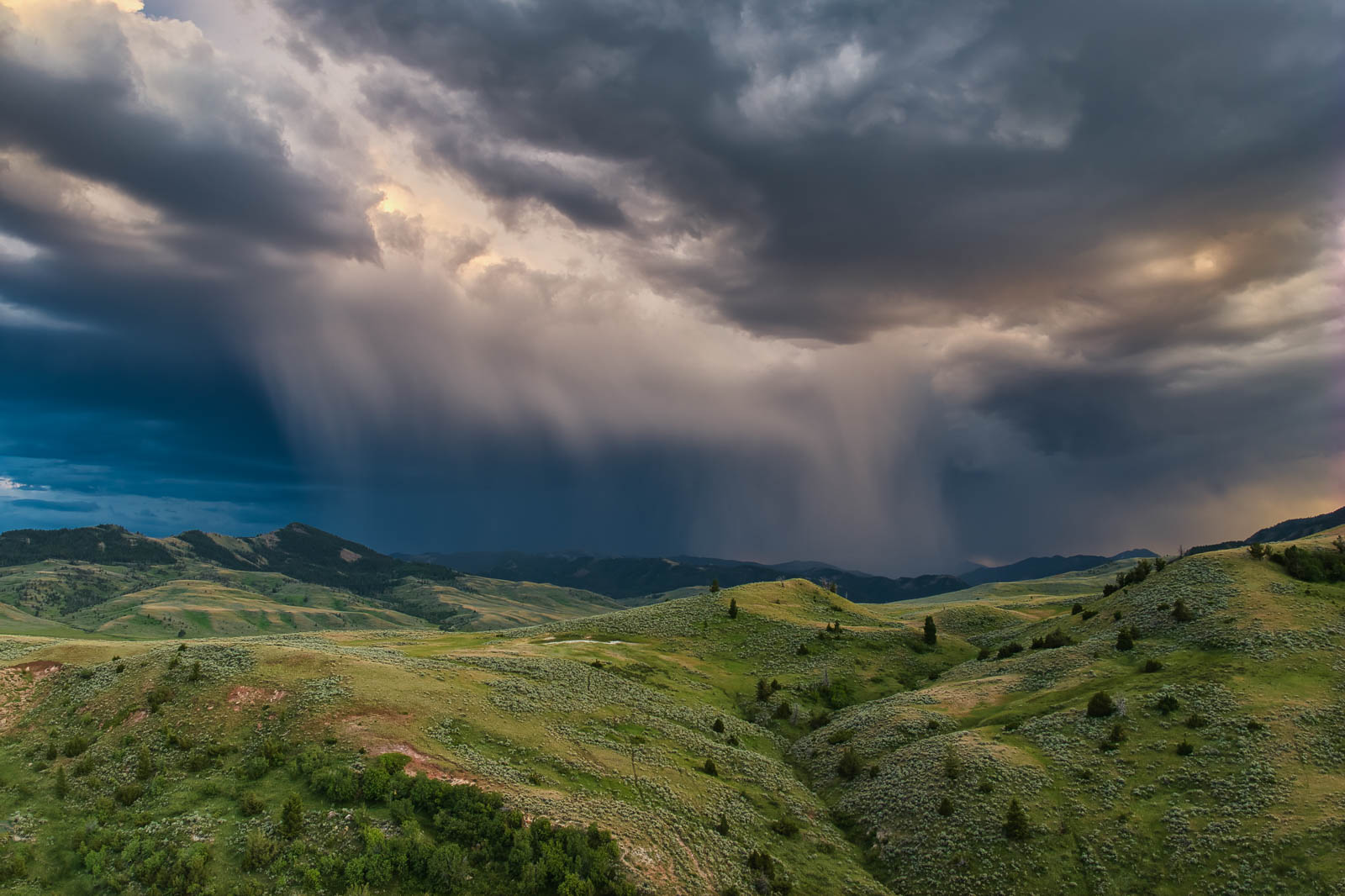 Wyoming ranch for sale rolling hills