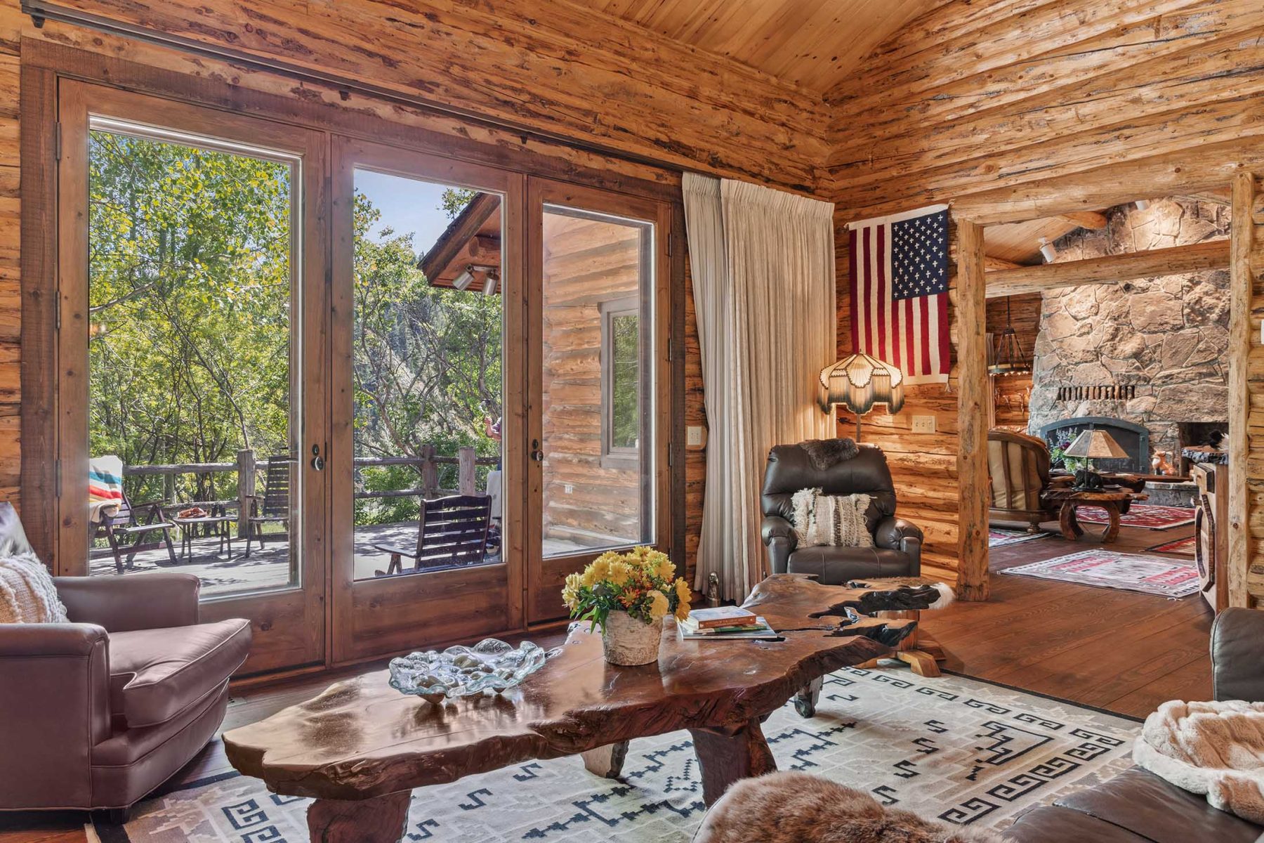 red_hills_ranch_jackson_hole_wyoming_living_room_2