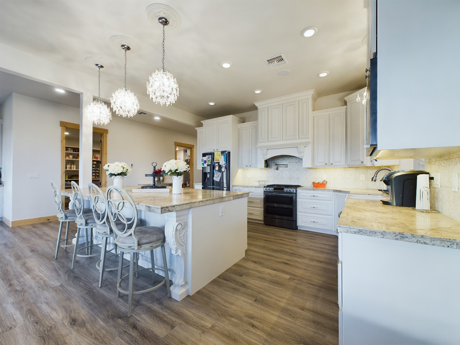 Two_canyons_ranch_Idaho_kitchen