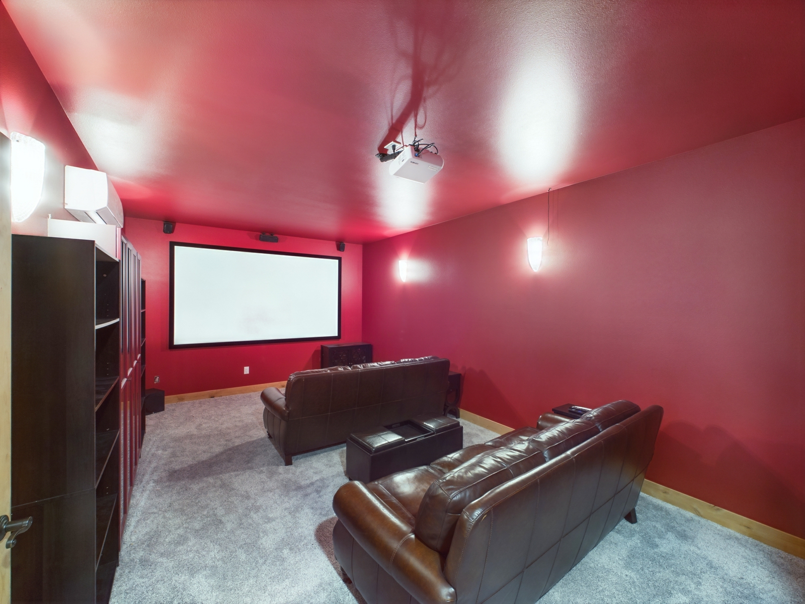 Two_canyons_ranch_Idaho_movie_theater