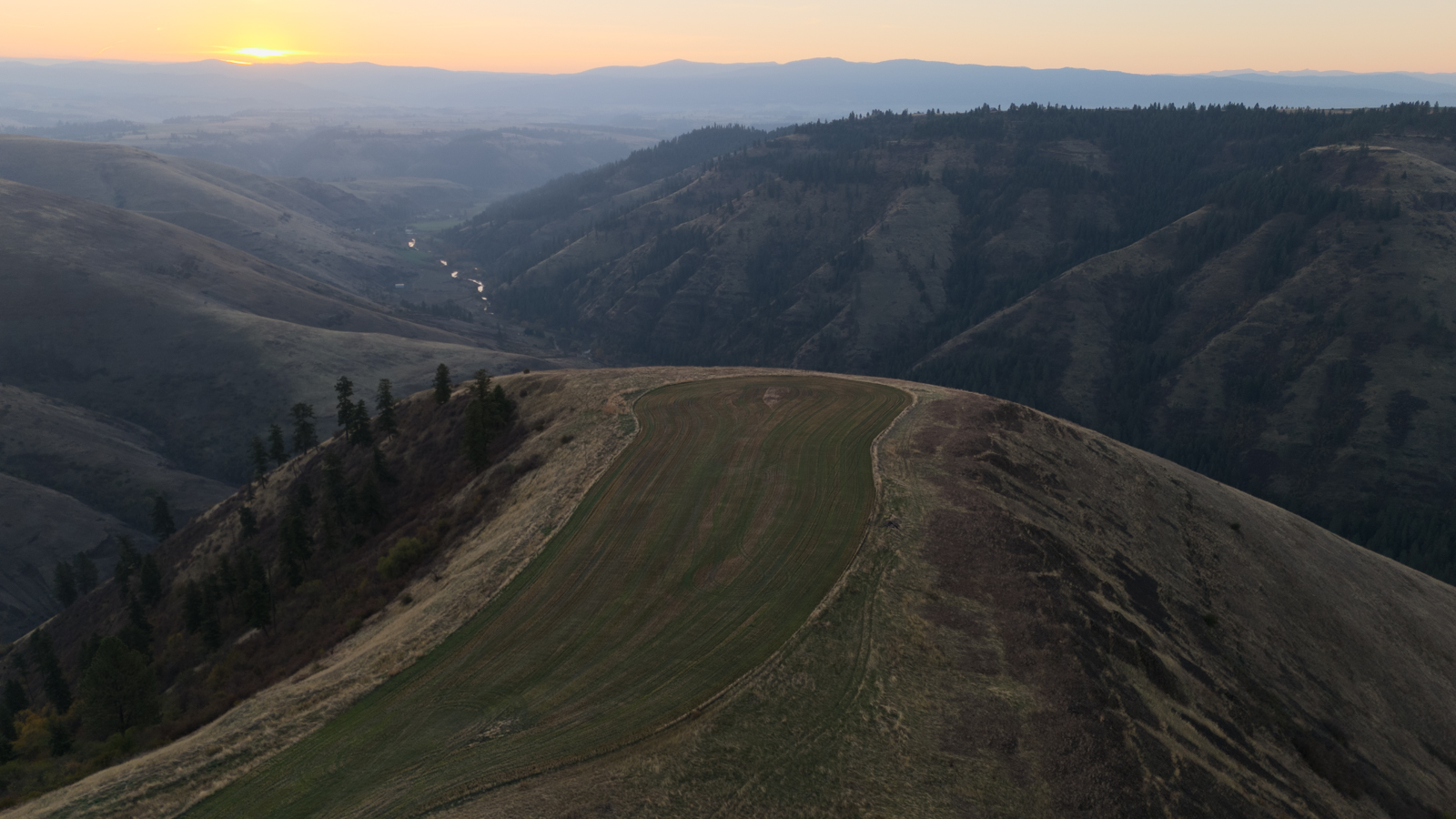 Norway_Canyon_huntin_retreat_scenic_field