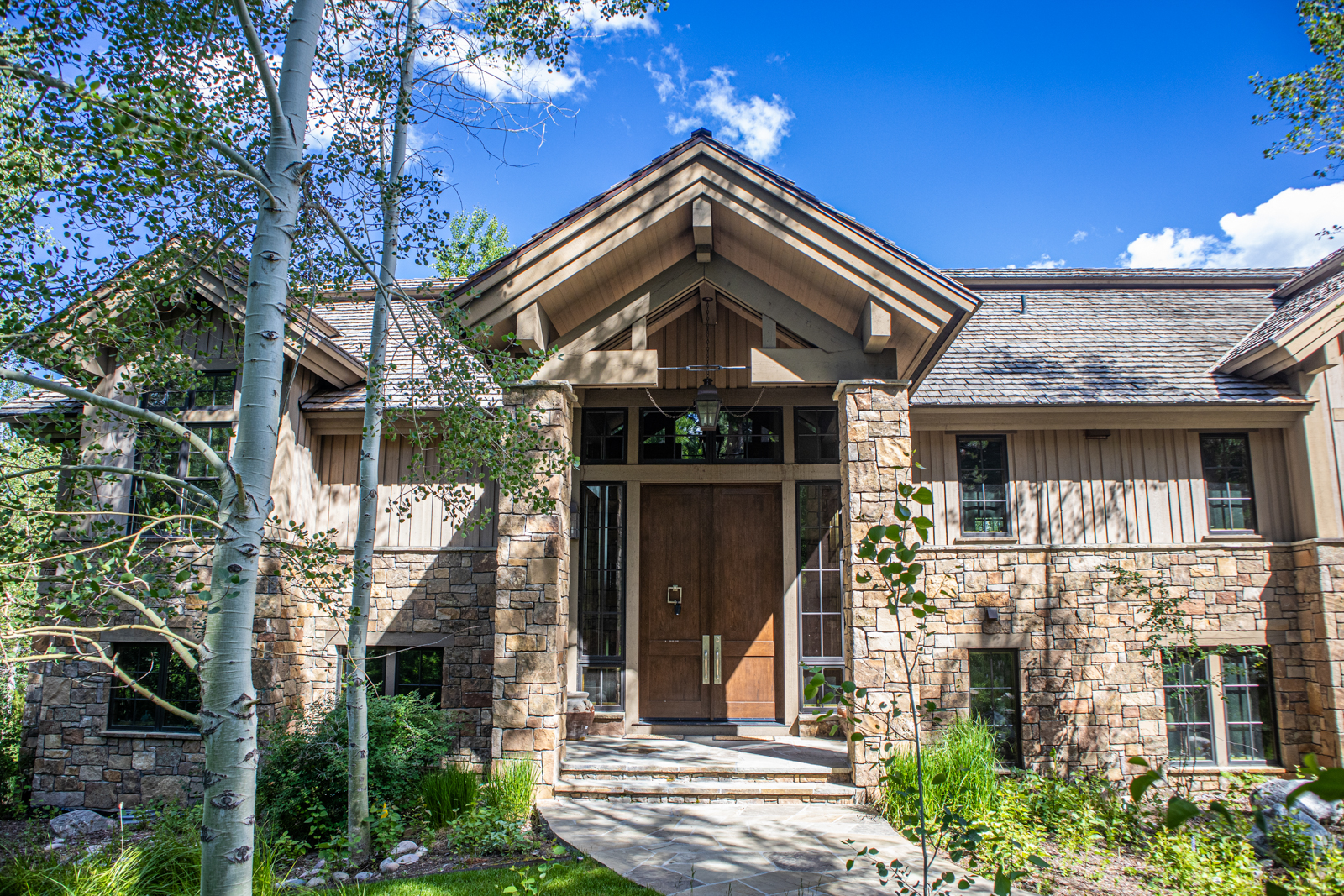 485-North-Fall-Creek-Jackson-Hole-Wyoming_main_house_front