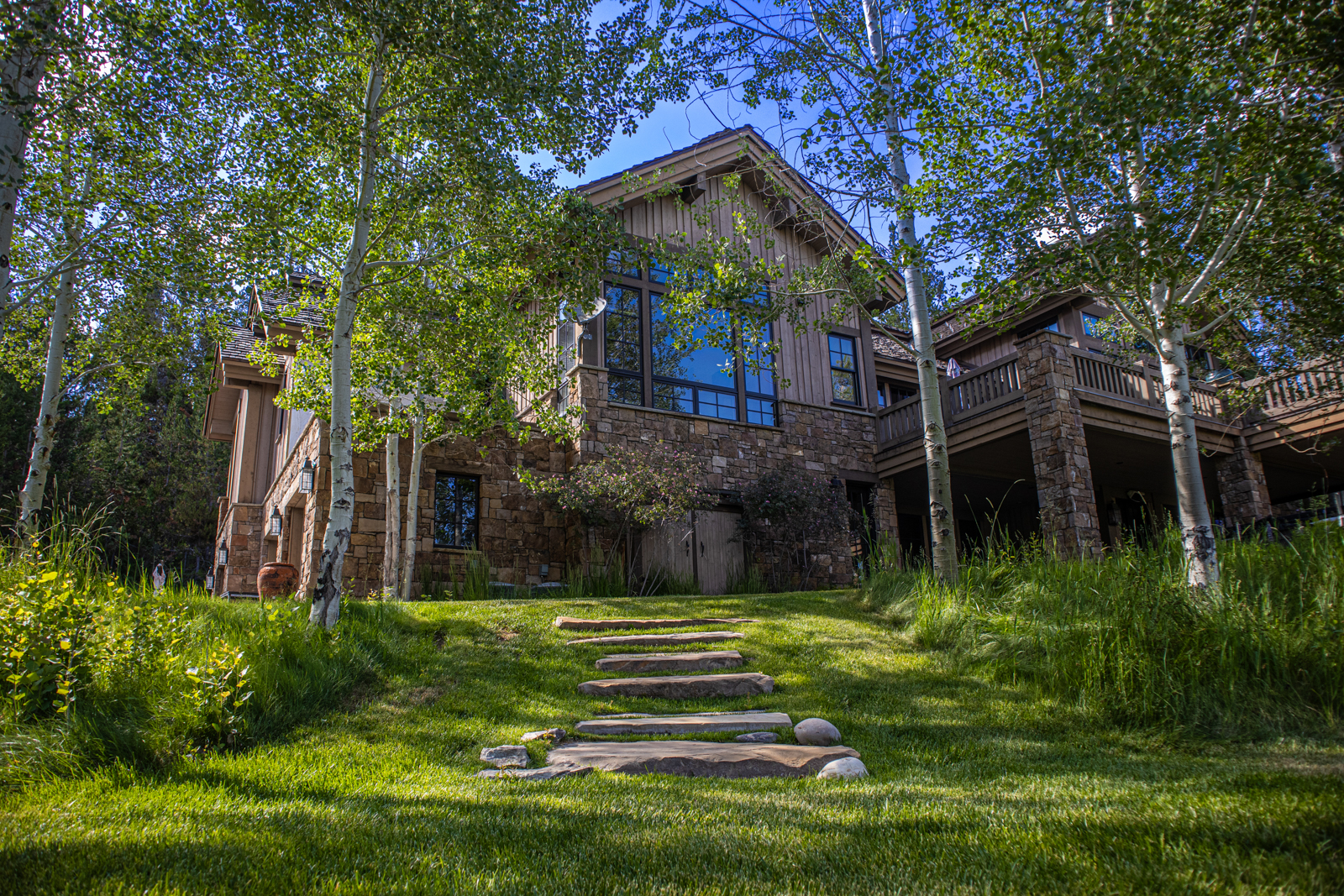 485-North-Fall-Creek-Jackson-Hole-Wyoming_stair_walkway