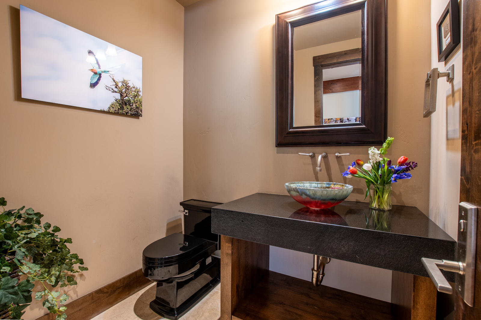 485-North-Fall-Creek-Jackson-Hole-Wyoming_Hall_bathroom