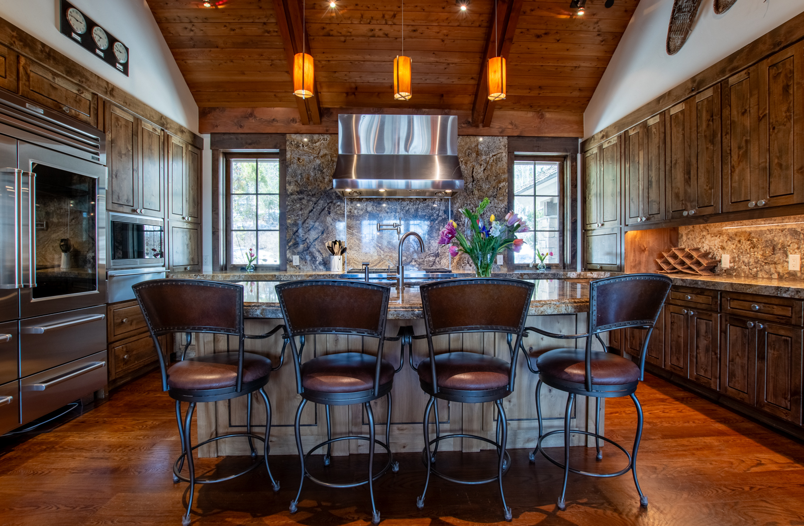 485-North-Fall-Creek-Jackson-Hole-Wyoming_kitchen_bar