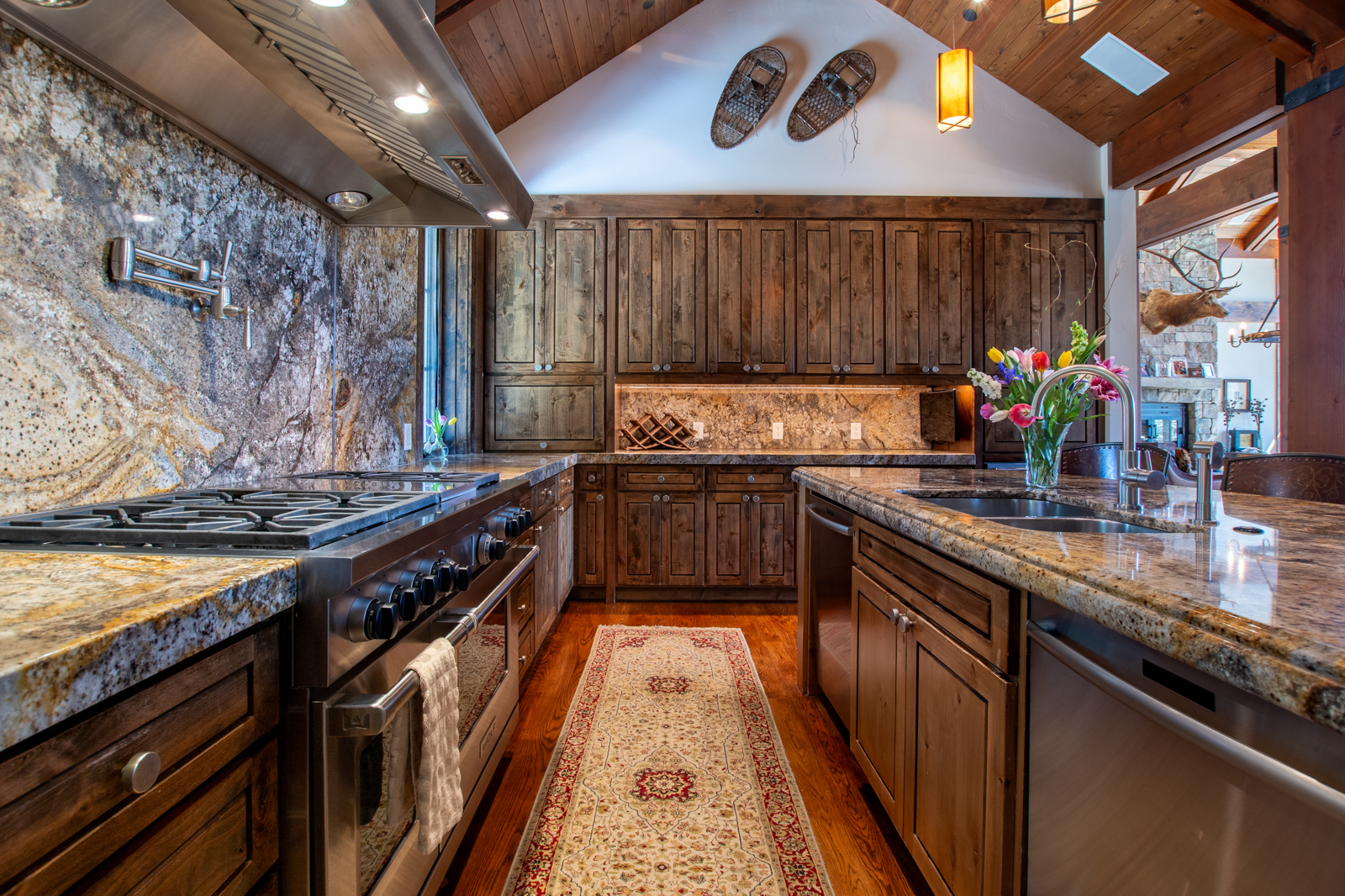 485-North-Fall-Creek-Jackson-Hole-Wyoming_kitchen