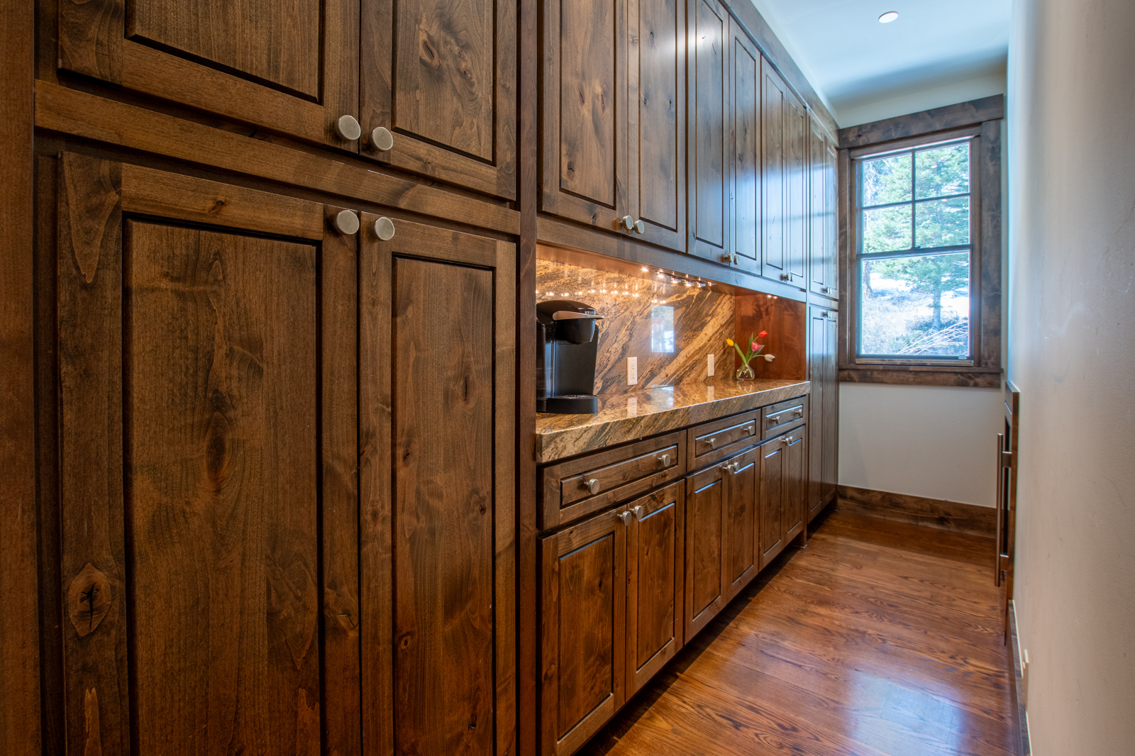 485-North-Fall-Creek-Jackson-Hole-Wyoming_kitchen_storage