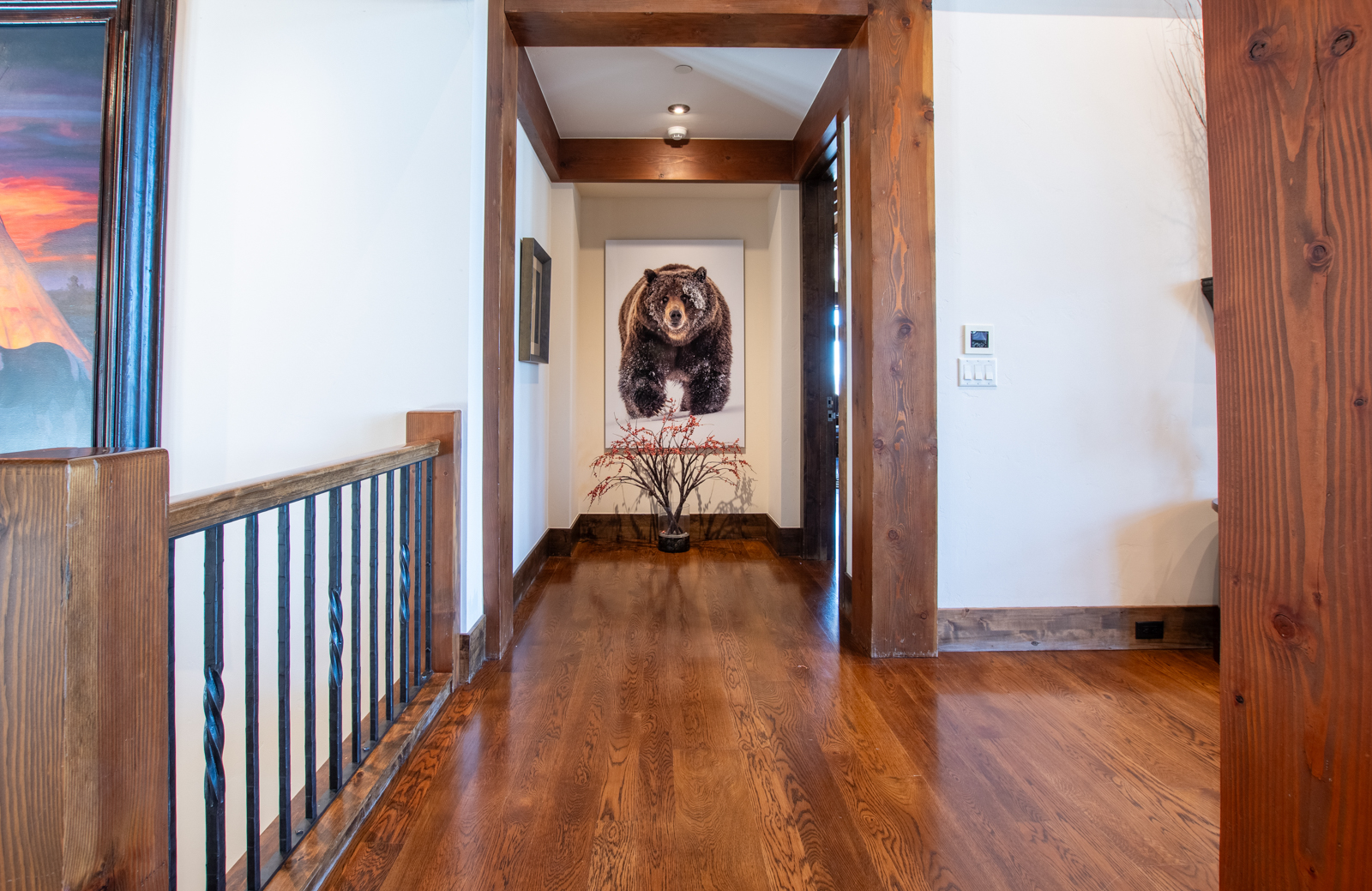 485-North-Fall-Creek-Jackson-Hole-Wyoming_hallway