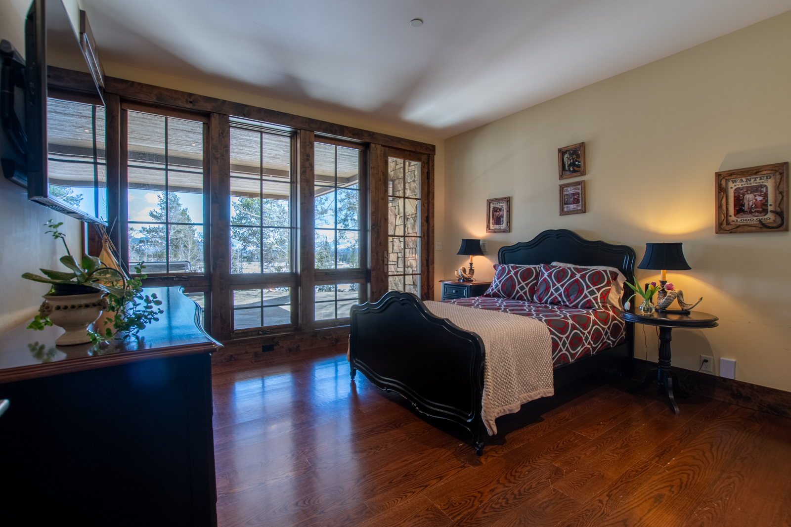 485-North-Fall-Creek-Jackson-Hole-Wyoming_guest_bedroom