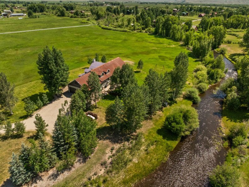 690 Sierra Vista Way