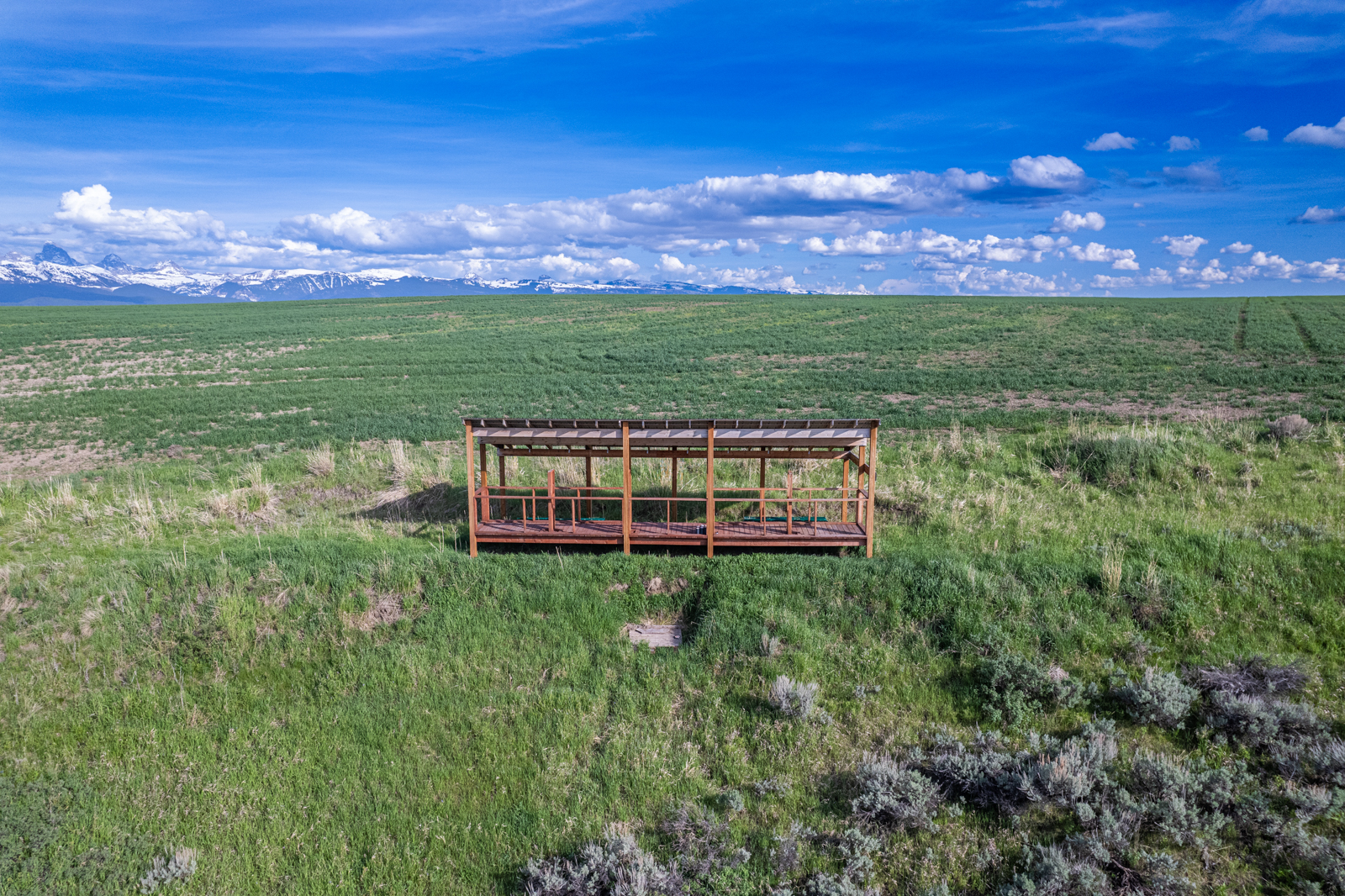 clay throwing structure