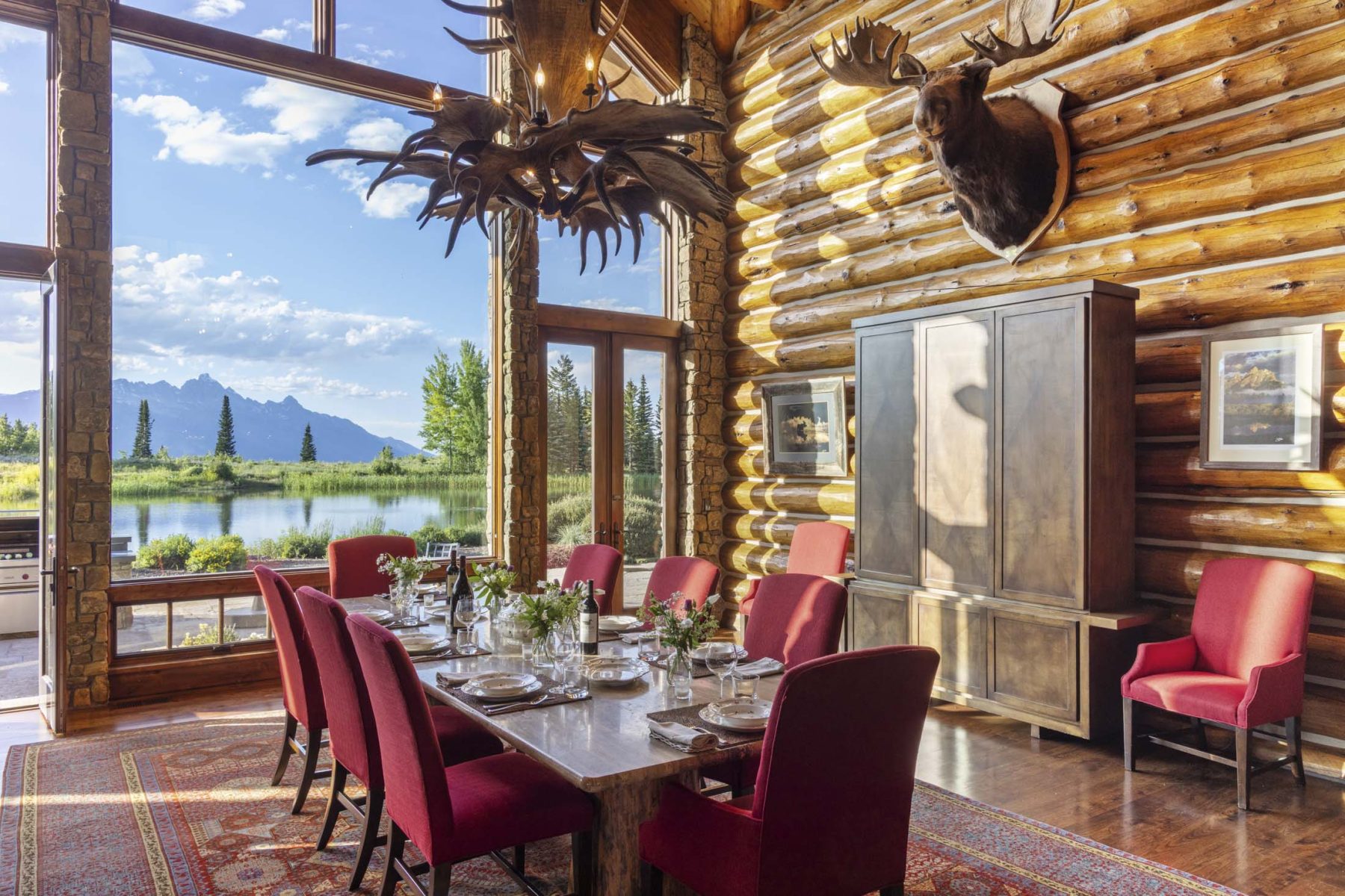 main house dining area