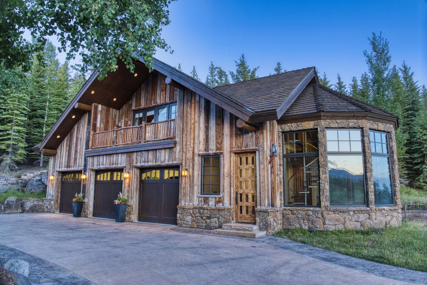 garage living area exterior