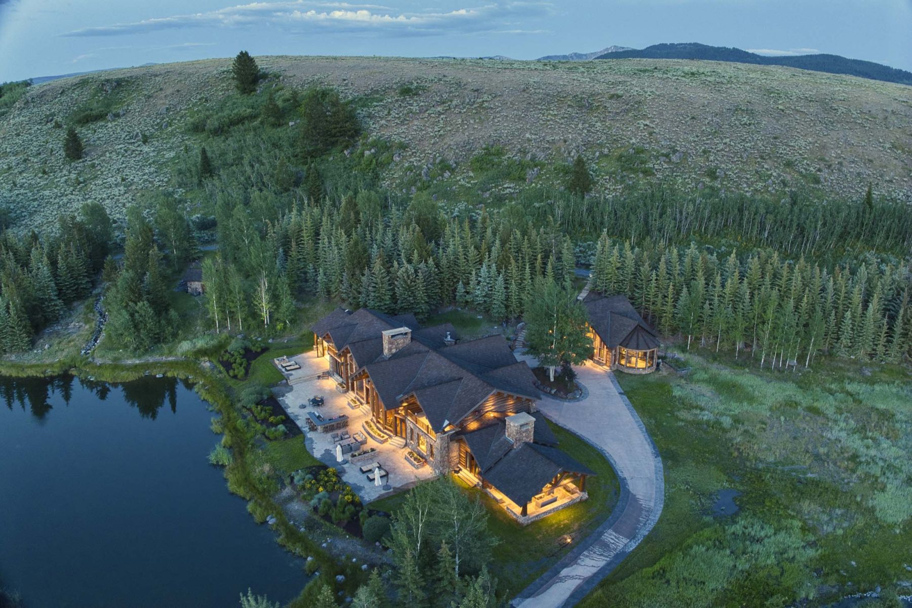 estate exterior view