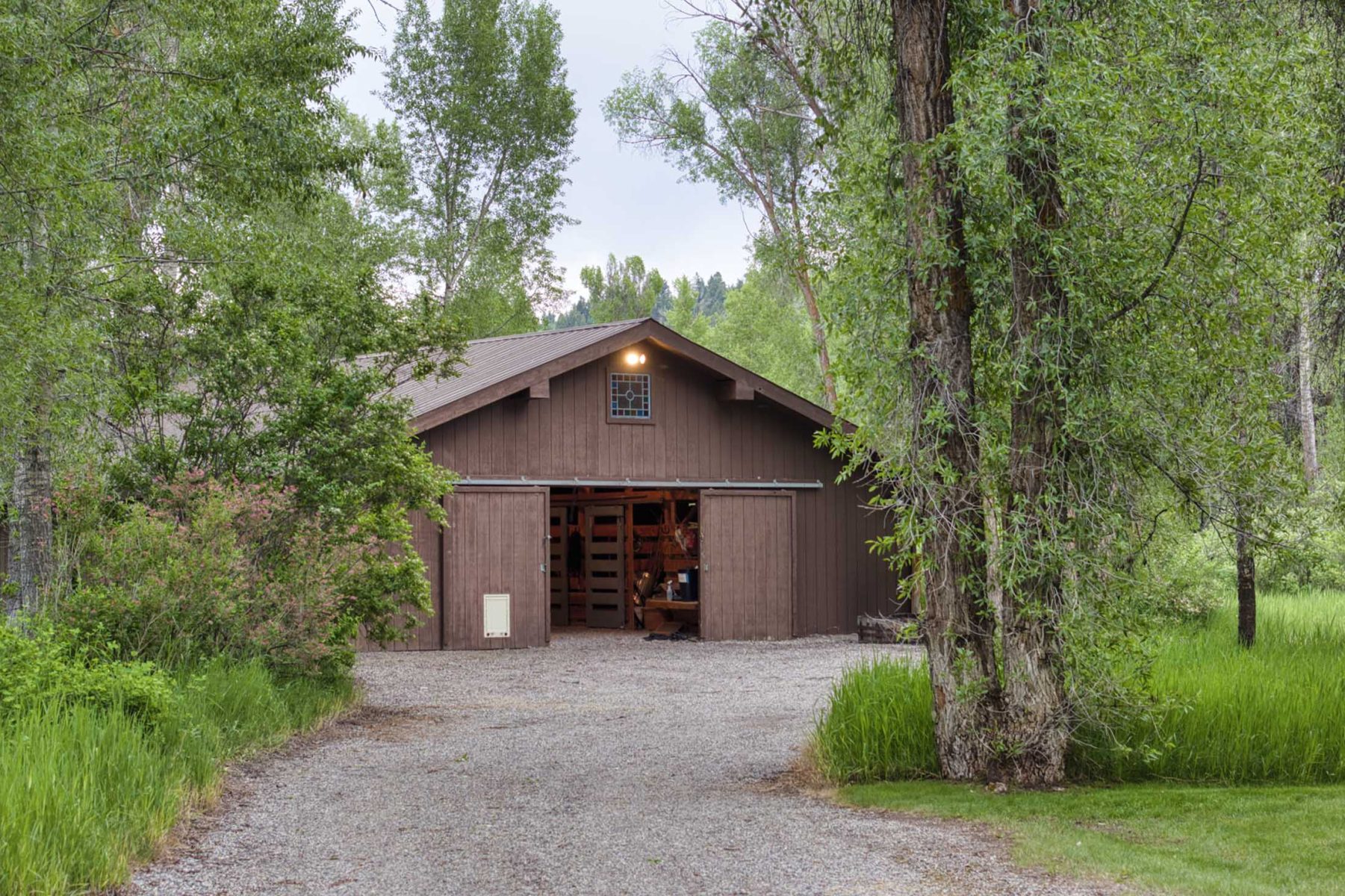 barn on riverfront ranch in Wyoming