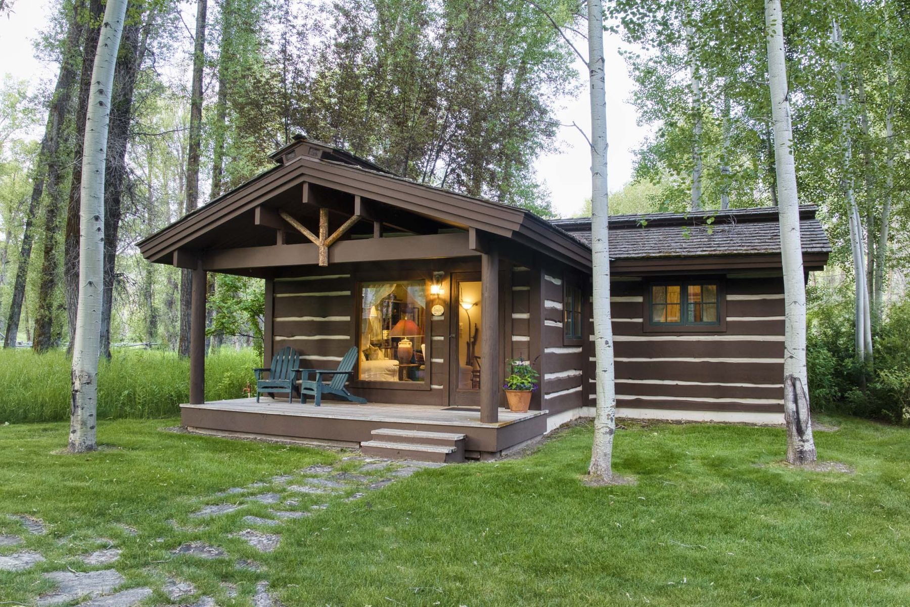 guest cabin on riverfront ranch in Wyoming