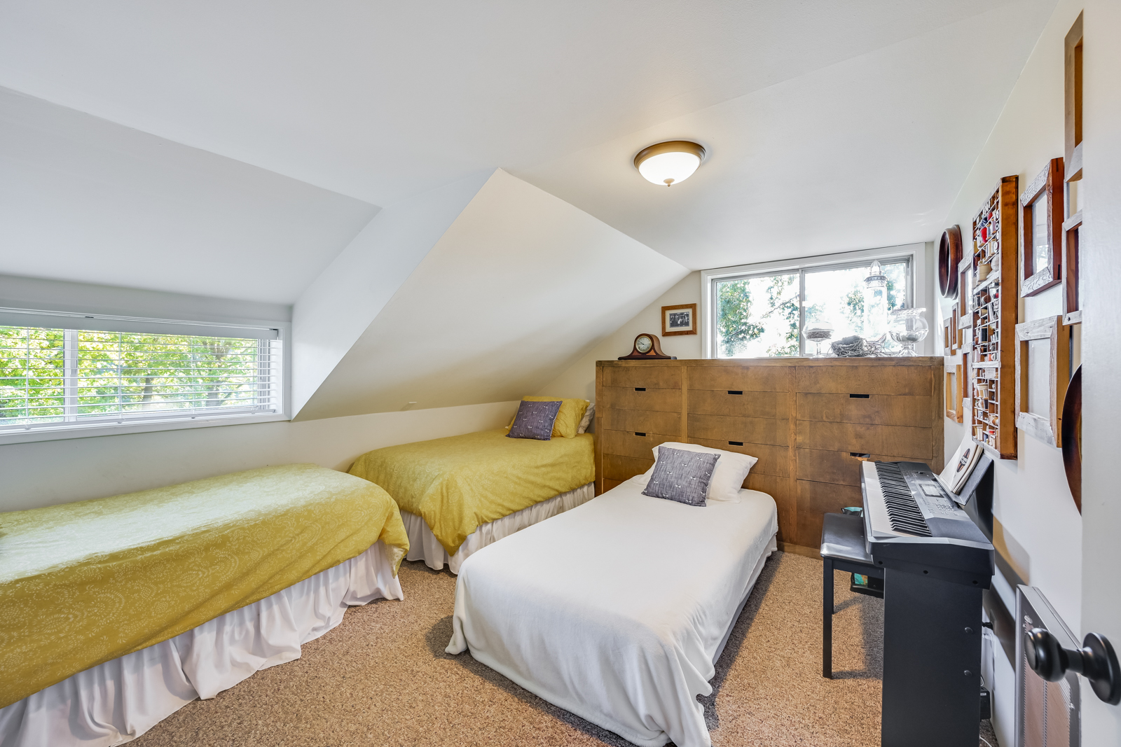 bedroom with multiple beds